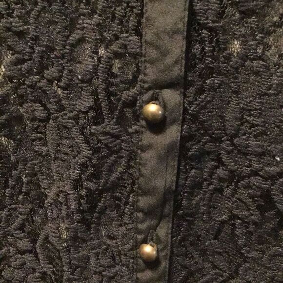 Blouse Lace sleeveless By Charlotte Russe size XS - Picture 3 of 6